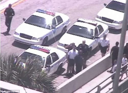 �ֲ�����ʳ���п�ʳ���� ���˰�ɥʬ��Ϯ