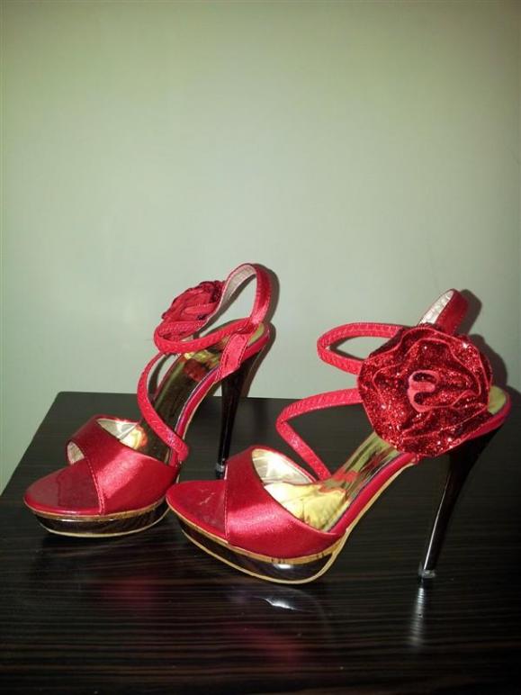 �ع�˿�������ɫ����